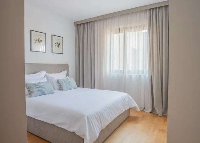 Apartman Noovi - With Private Parking