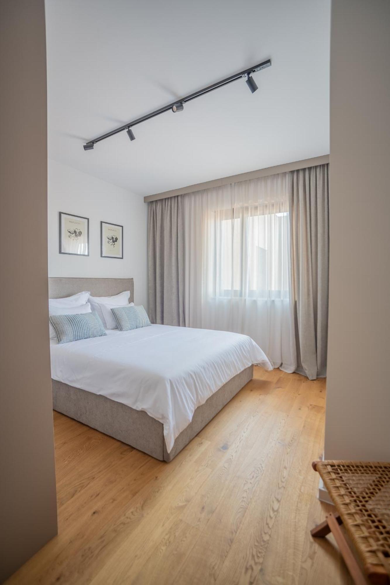 Apartman Noovi - With Private Parking