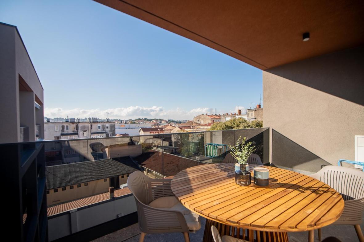 Noovi - With Private Parking Apartman *