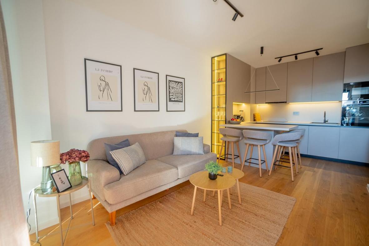 Apartman Noovi - With Private Parking